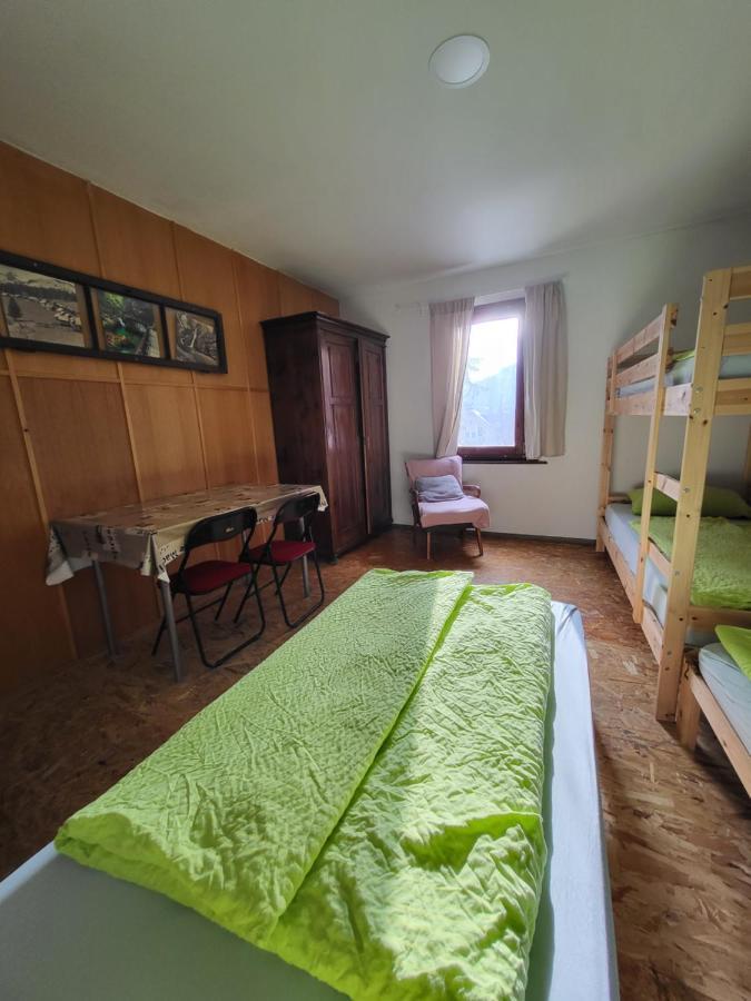 Хостел Bus Station Beds Блед Экстерьер фото