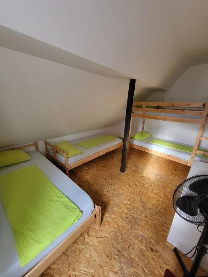 Хостел Bus Station Beds Блед Экстерьер фото