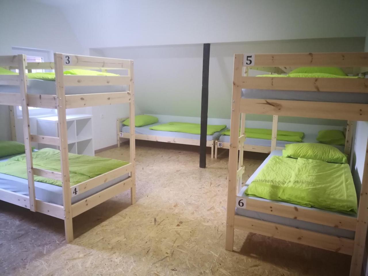 Хостел Bus Station Beds Блед Экстерьер фото