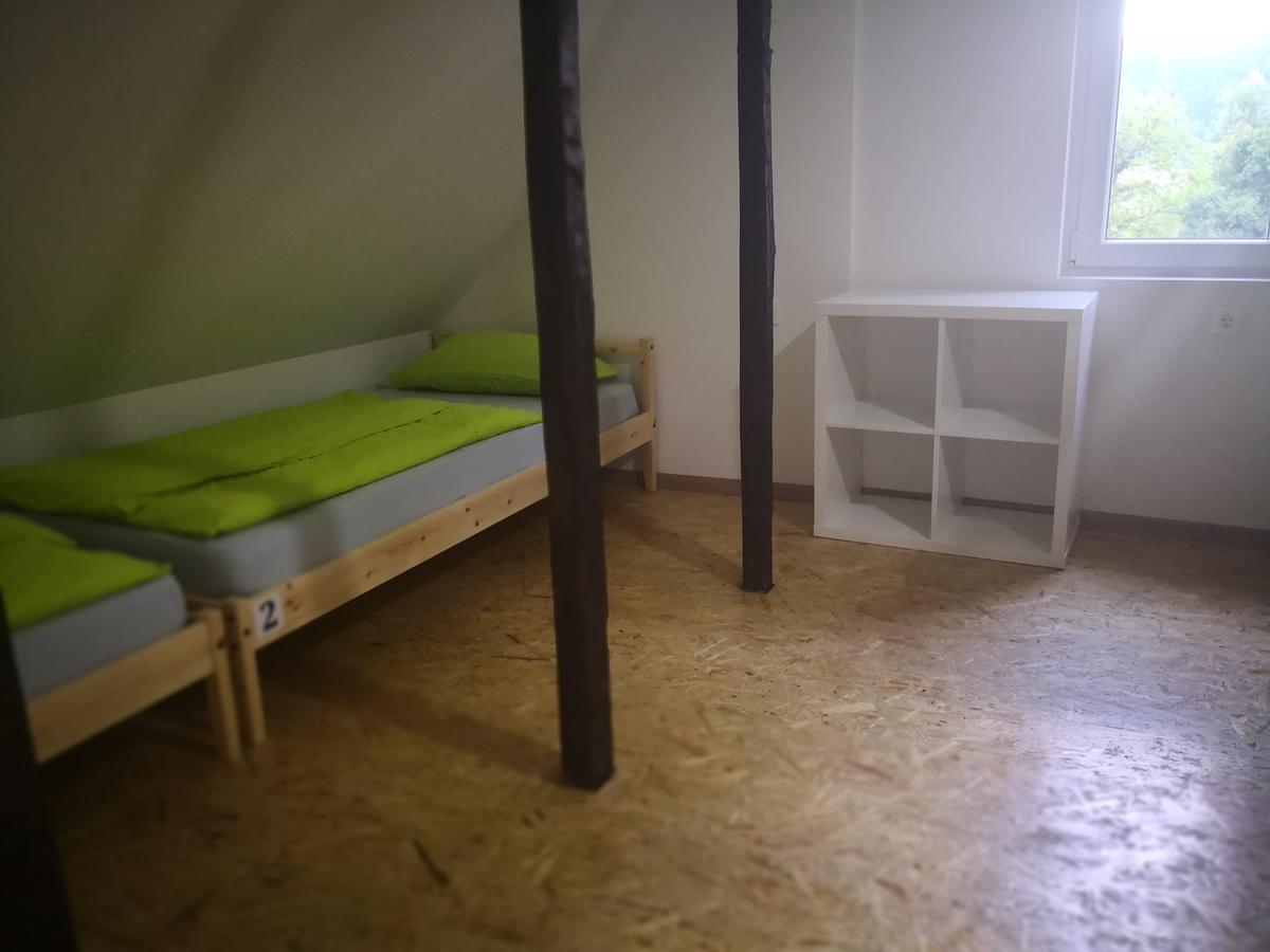 Хостел Bus Station Beds Блед Экстерьер фото